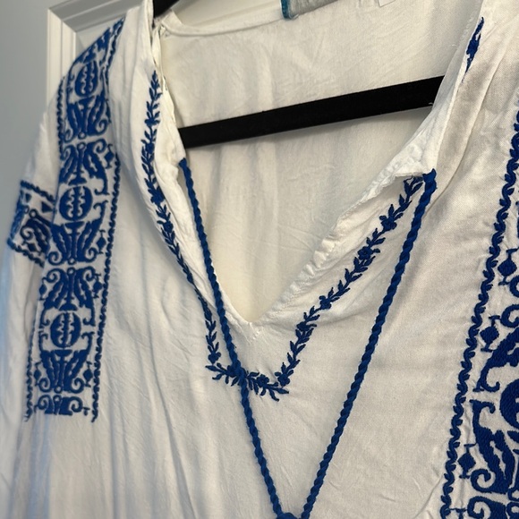 White and Blue Embroidered Tunic - Picture 2 of 3